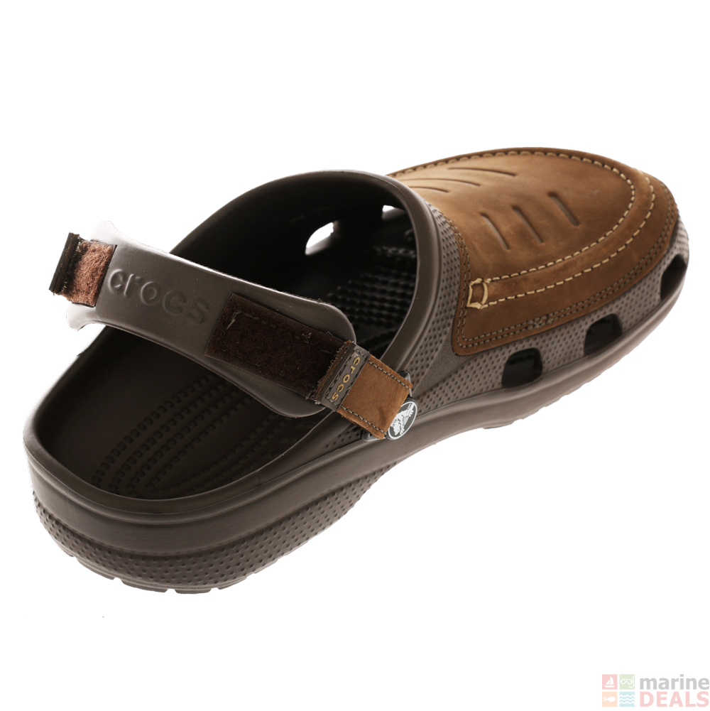 crocs men's yukon vista clog stores