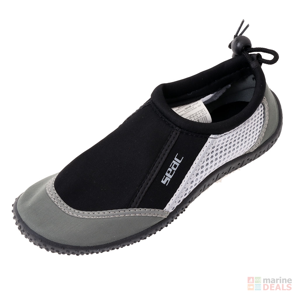 stores that sell reef shoes
